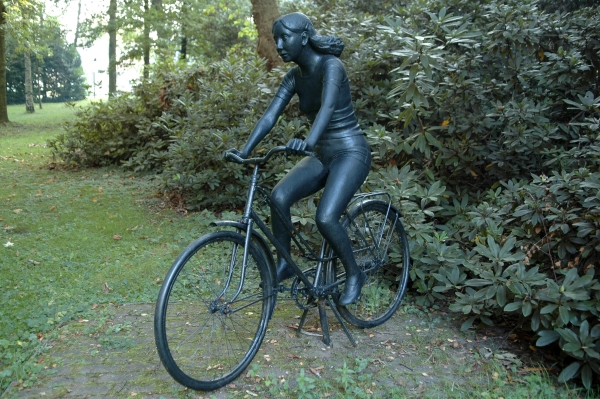 Meisje met fiets